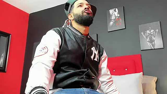 Thiagogomez online show from 12, 3, 2025