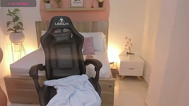 roseliam25 online show from 5, 2, 2025