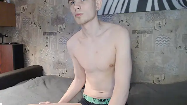 Student Oliver online show from 23, 12, 2025