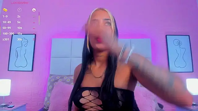 Snapshot of charlotte_kisss chatting on 31, 5, 2026 charlotte kisss online show from 31, 5, 2026