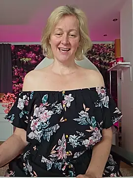 Snapshot of MarleneBloem chatting on 25, 5, 2026 MarleneBloem online show from 25, 5, 2026