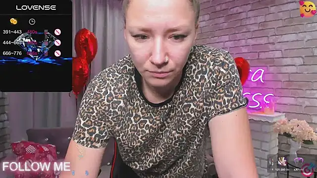 Snapshot of SarahCoksss chatting on 11, 2, 2025 SarahCoksss online show from 11, 2, 2025
