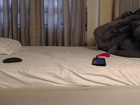 CurvyGlass online show from 6, 3, 2025