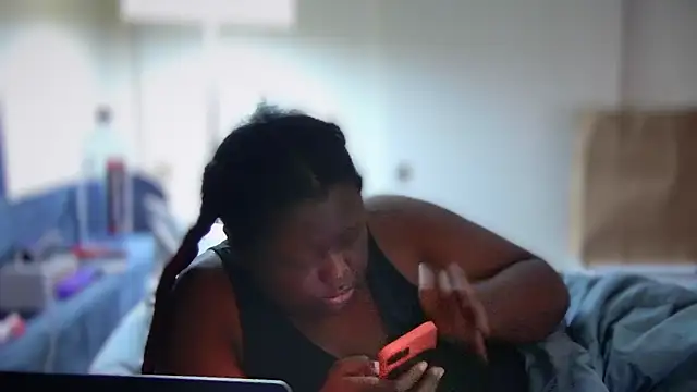 Snapshot of Yagurl__west chatting on 24, 1, 2025 Yagurl west online show from 24, 1, 2025