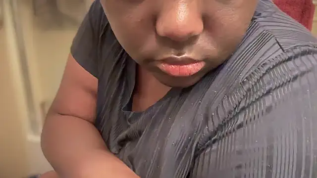 Snapshot of Yagurl__west chatting on 28, 1, 2025 Yagurl west online show from 28, 1, 2025