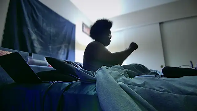 Snapshot of Yagurl__west chatting on 2, 2, 2025 Yagurl west online show from 2, 2, 2025