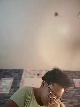 Snapshot of Yagurl__west chatting on 11, 11, 2025 Yagurl west online show from 11, 11, 2025