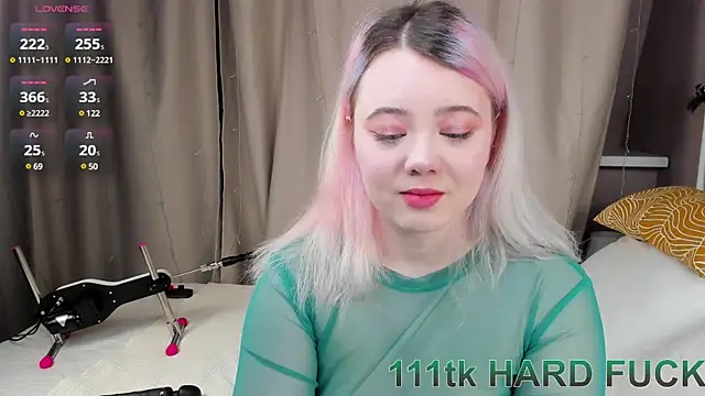   KawaiiYuki   online show from 30, 12, 2024