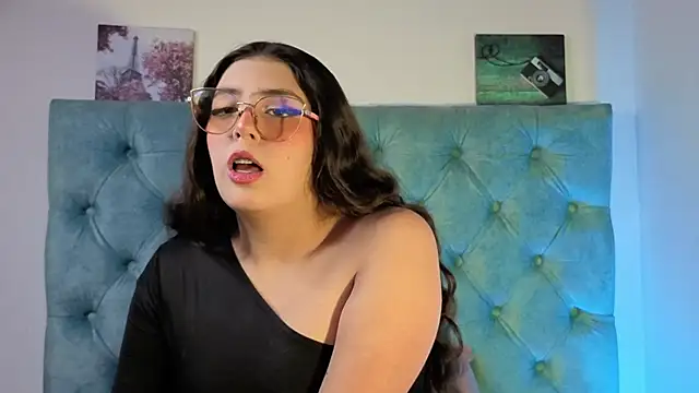 Paola Lyon  online show from 24, 9, 2025