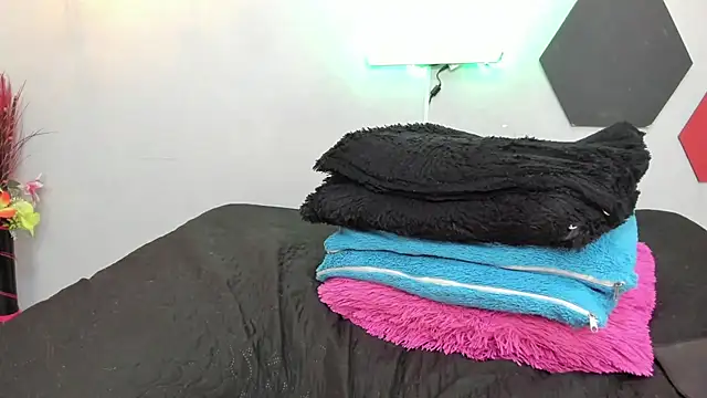 Snapshot of martinaclark chatting on 12, 2, 2025 martinaclark online show from 12, 2, 2025