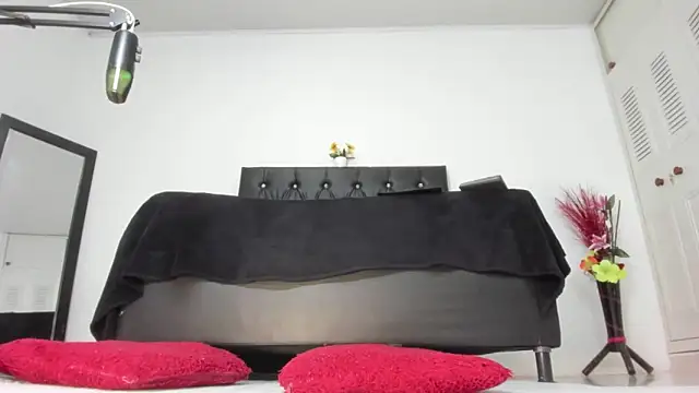 Snapshot of martinaclark chatting on 16, 5, 2026 martinaclark online show from 16, 5, 2026