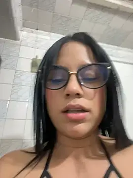 Snapshot of pamela_anderson_ chatting on 5, 2, 2025 pamela anderson online show from 5, 2, 2025