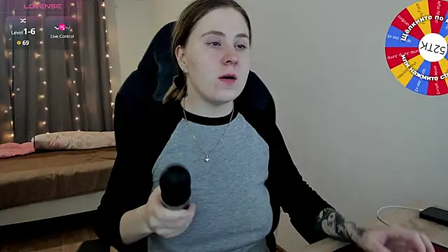 Olivia Munk online show from 30, 1, 2025