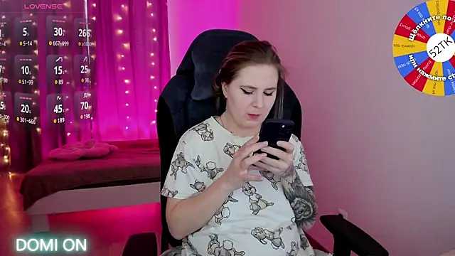 Olivia Munk online show from 11, 2, 2025