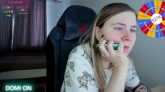 Olivia Munk online show from 15, 2, 2025