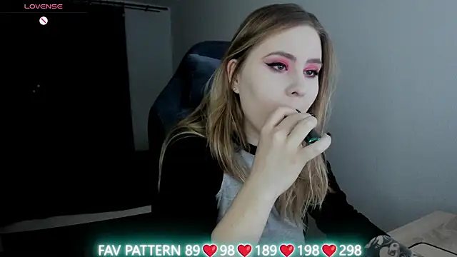 Olivia Munk online show from 13, 3, 2025