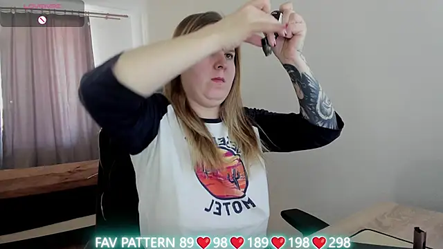 Olivia Munk online show from 22, 3, 2025