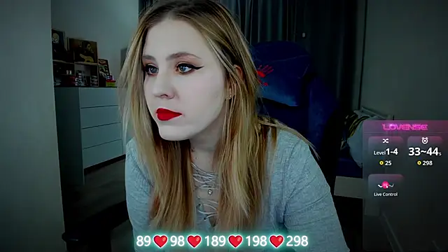 Olivia Munk online show from 30, 10, 2025