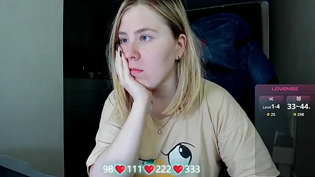 Snapshot of Olivia_Munk chatting on 14, 6, 2026 Olivia Munk online show from 14, 6, 2026