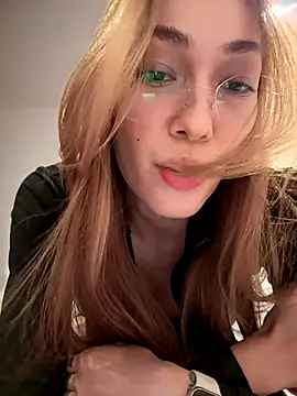 Snapshot of MichelleFerry_ chatting on 1, 10, 2025 MichelleFerry online show from 1, 10, 2025