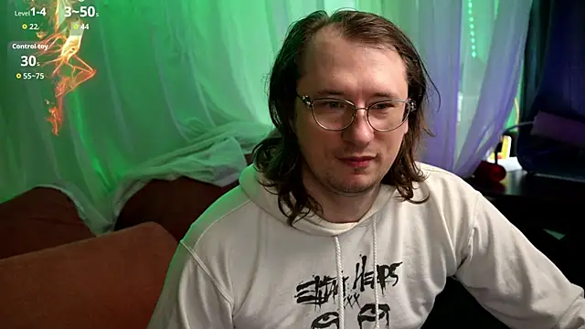 Claudia and elon  online show from 12, 4, 2026