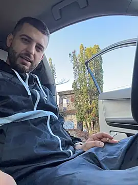 ElChapoGuzman95 online show from 4, 4, 2026