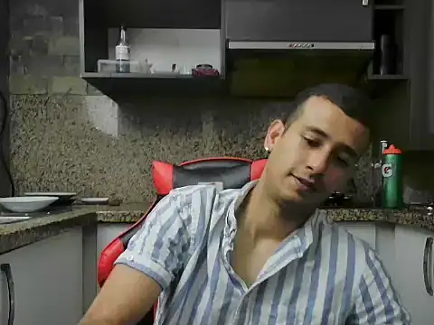 Snapshot of talktome4 chatting on 5, 8, 2026 talktome4 online show from 5, 8, 2026