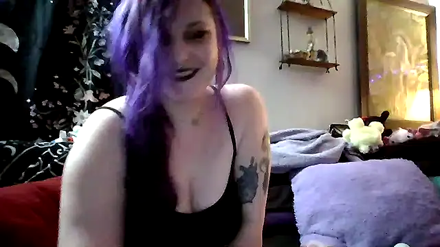 Snapshot of LunaLilith chatting on 1, 2, 2025 LunaLilith online show from 1, 2, 2025