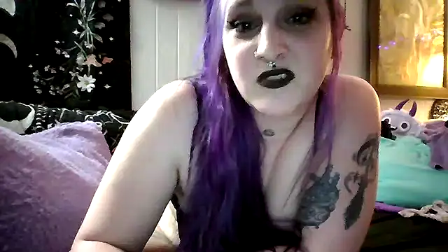 Snapshot of LunaLilith chatting on 13, 2, 2025 LunaLilith online show from 13, 2, 2025