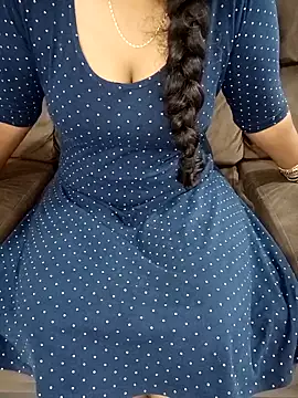 Snapshot of Mounika25 chatting on 24, 10, 2025 Mounika25 online show from 24, 10, 2025