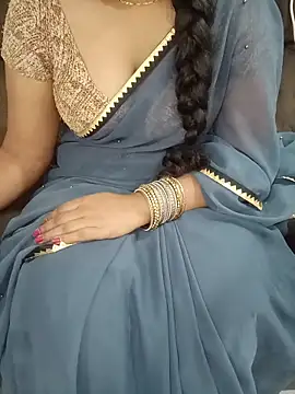 Snapshot of Mounika25 chatting on 25, 10, 2025 Mounika25 online show from 25, 10, 2025