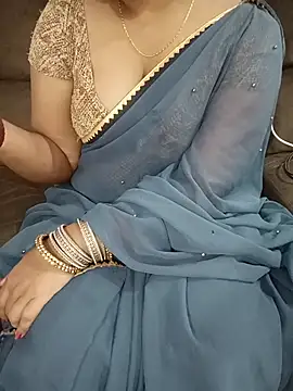 Snapshot of Mounika25 chatting on 8, 11, 2025 Mounika25 online show from 8, 11, 2025