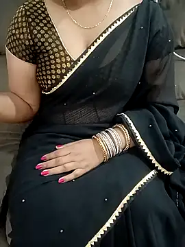 Snapshot of Mounika25 chatting on 9, 11, 2025 Mounika25 online show from 9, 11, 2025