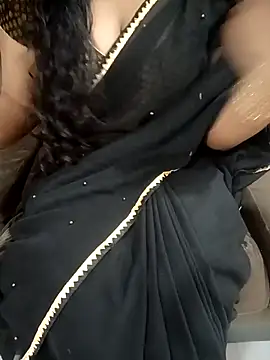 Snapshot of Mounika25 chatting on 17, 11, 2025 Mounika25 online show from 17, 11, 2025