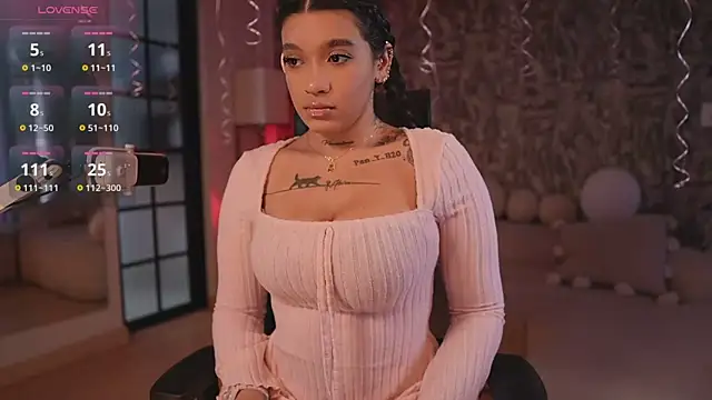 HannahW  online show from 20, 10, 2025