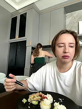 Nura n Sarah online show from 2, 10, 2025