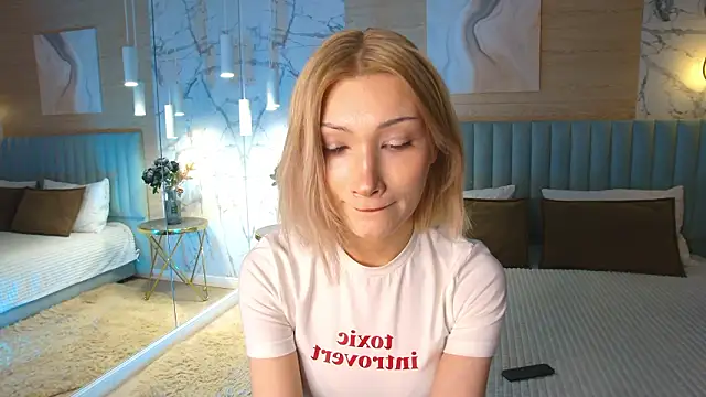 Snapshot of CarolReeves chatting on 5, 2, 2026 CarolReeves online show from 5, 2, 2026