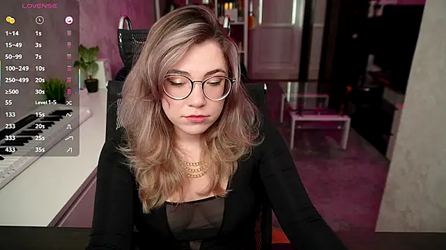 RemyCute online show from 4, 10, 2025