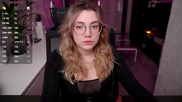 RemyCute online show from 18, 10, 2025