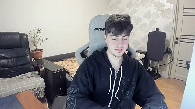 Snapshot of Knuckles17 chatting on 25, 11, 2025 Knuckles17 online show from 25, 11, 2025