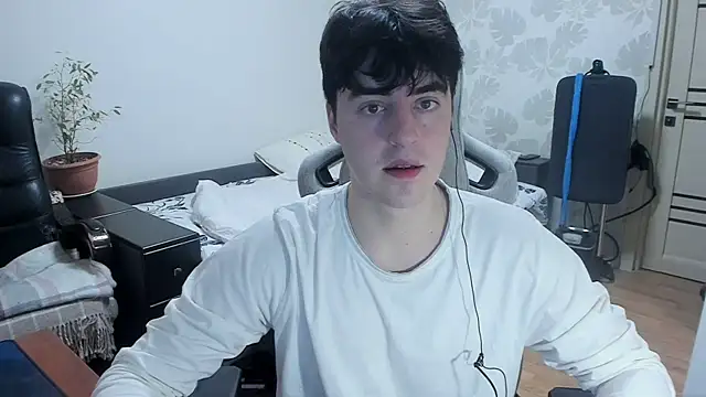 Snapshot of Knuckles17 chatting on 20, 12, 2025 Knuckles17 online show from 20, 12, 2025