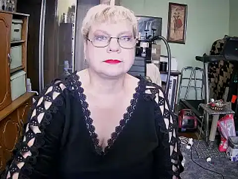 LOLA8888 online show from 9, 10, 2025