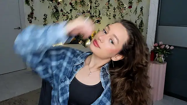 MiracleCurly online show from 11, 4, 2026