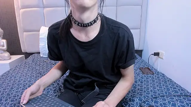 Hecatee 77 online show from 24, 2, 2025