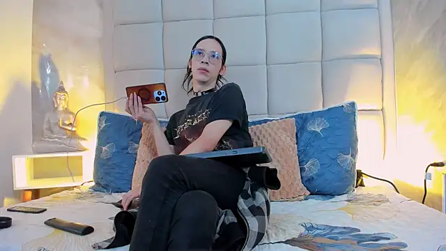 Hecatee 77 online show from 5, 10, 2025