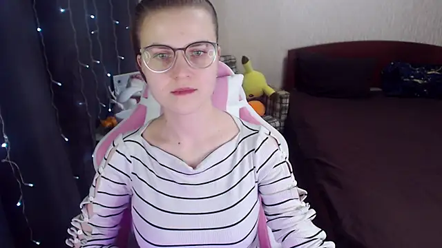 MissBrightShine online show from 11, 2, 2025