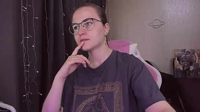 MissBrightShine online show from 21, 9, 2025