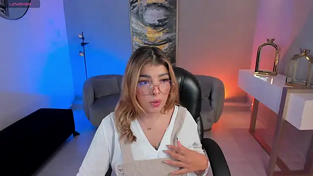 LisaMonroe  online show from 15, 3, 2025