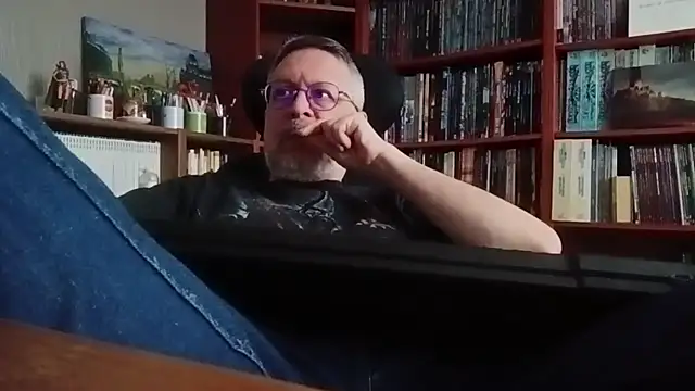 Mandra is a whore online show from 15, 11, 2025