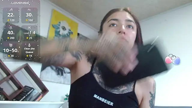 ZoeBakers  online show from 29, 3, 2026